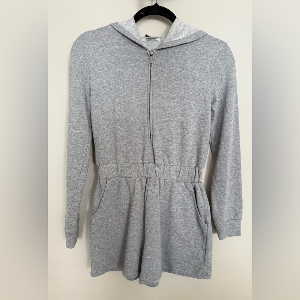 NWOT Habitual Girls Gray Ember Hooded Long Sleeve Romper - Size 12